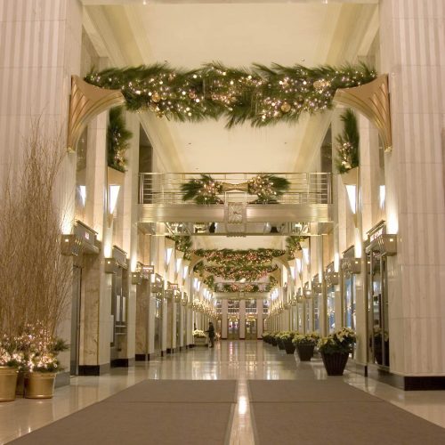 TitleImage-christmas-holiday-decorations-gold-lobby